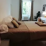 La Maison Bleue Céreste